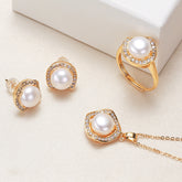 Elegant & Timeless Women’s Pearl Jewelry Set - Glöd of Sweden