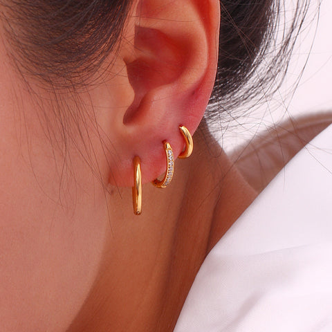Round Edge Zircon Earrings - Glöd of Sweden