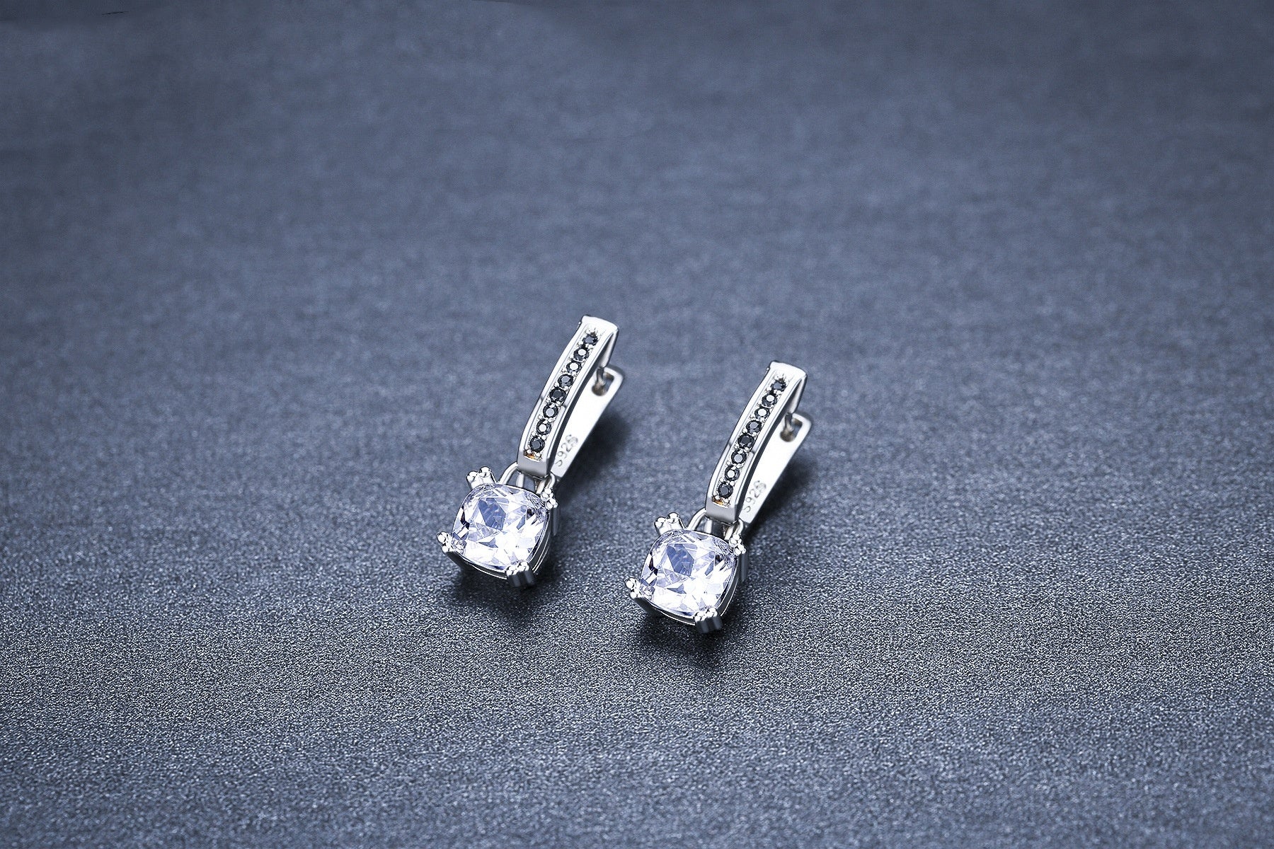 Square Zircon Earrings - Glöd of Sweden