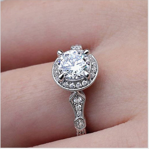 Woman Wearing European Style Elegant Zircon Ring - Glöd of Sweden