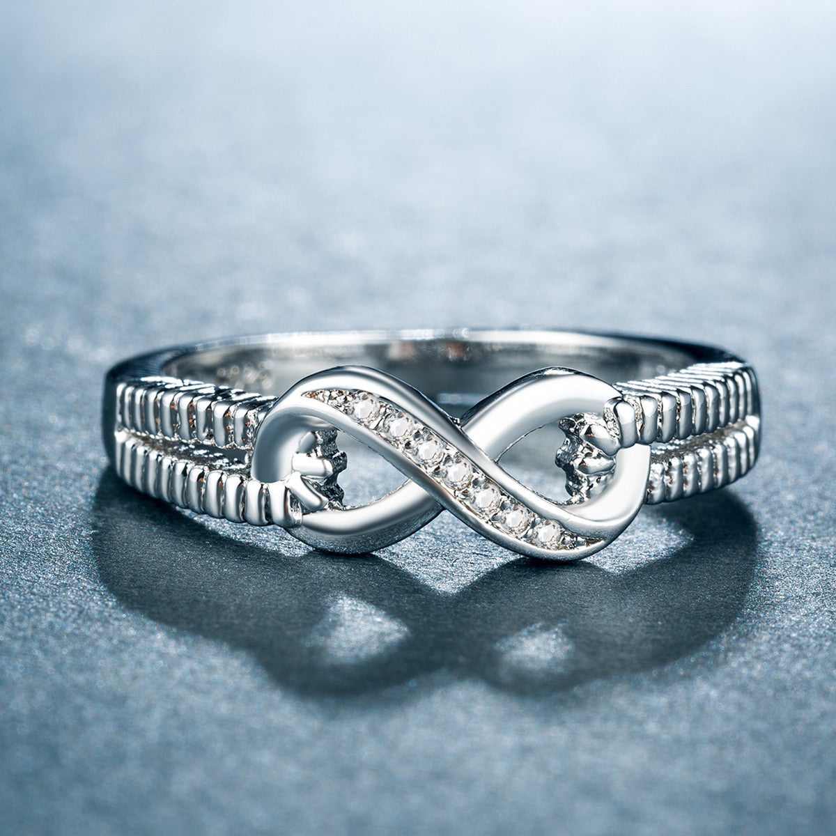 Elegant Zircon Wedding Ring for Women - Glöd of Sweden