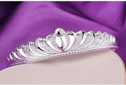 Elevate Your Look with This Crown Silver bracelet - Glöd of Sweden