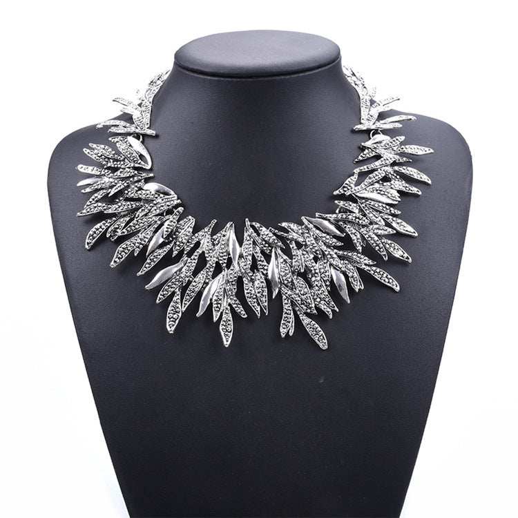 Elegant Alloy Crystal Necklace for Women - Glöd of Sweden