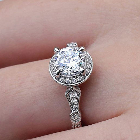 Woman Wearing European Style Elegant Zircon Ring - Glöd of Sweden