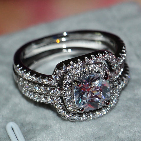 Sophisticated Zircon Engagement Ring - Glöd of Sweden