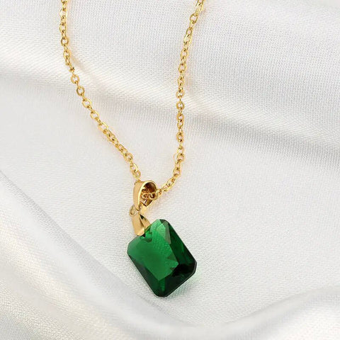Elevate Your Everyday Outfit with This Beautiful Pendant Necklace - Glöd of Sweden
