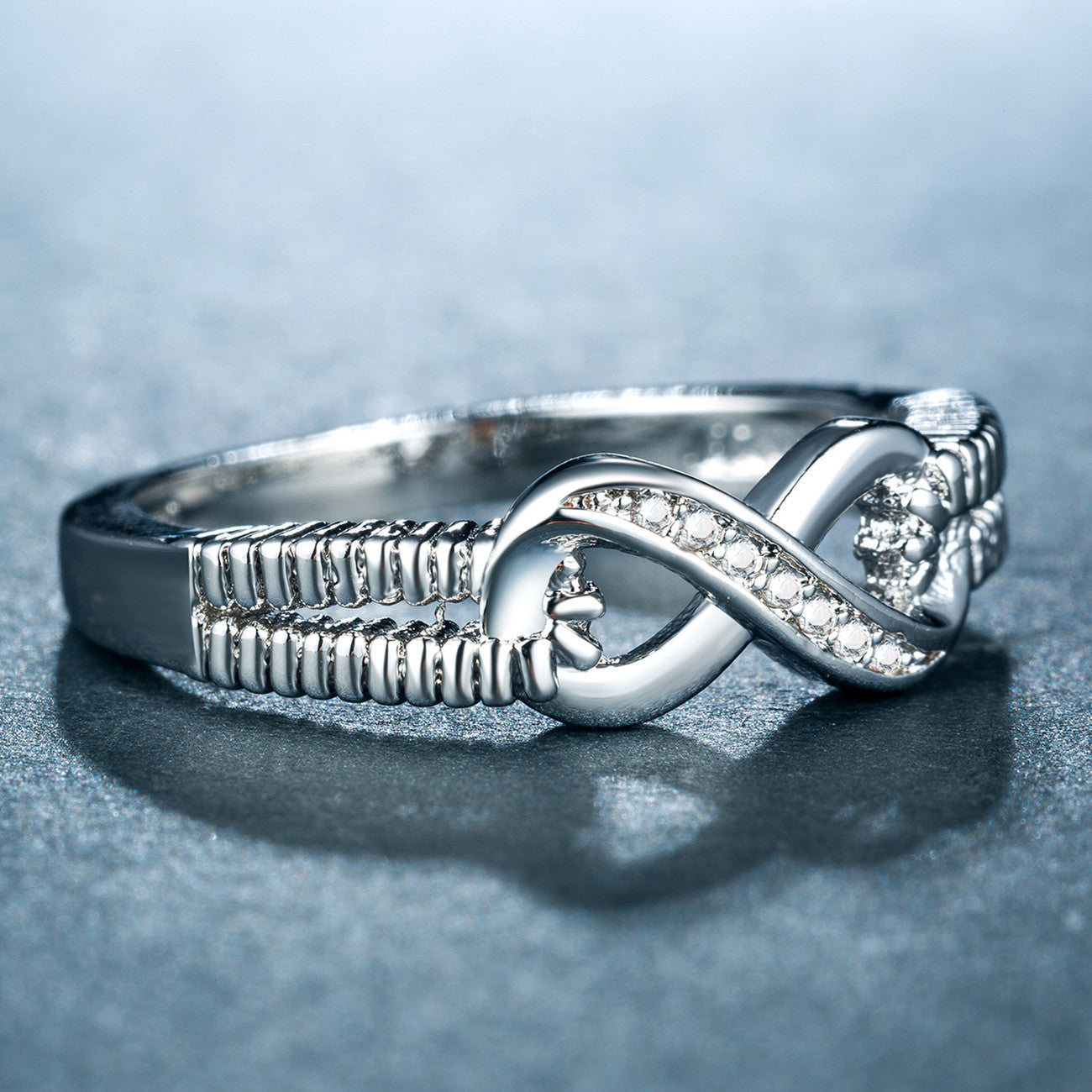 Elegant Zircon Wedding Ring for Women - Glöd of Sweden