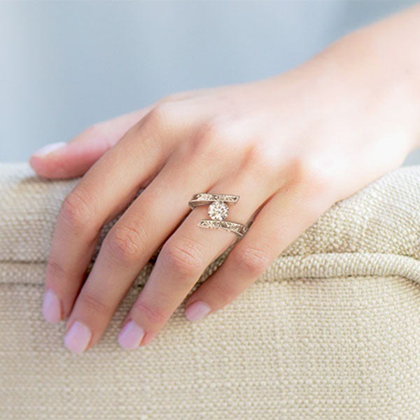 Elegant Women’s Zircon Ring - Glöd of Sweden