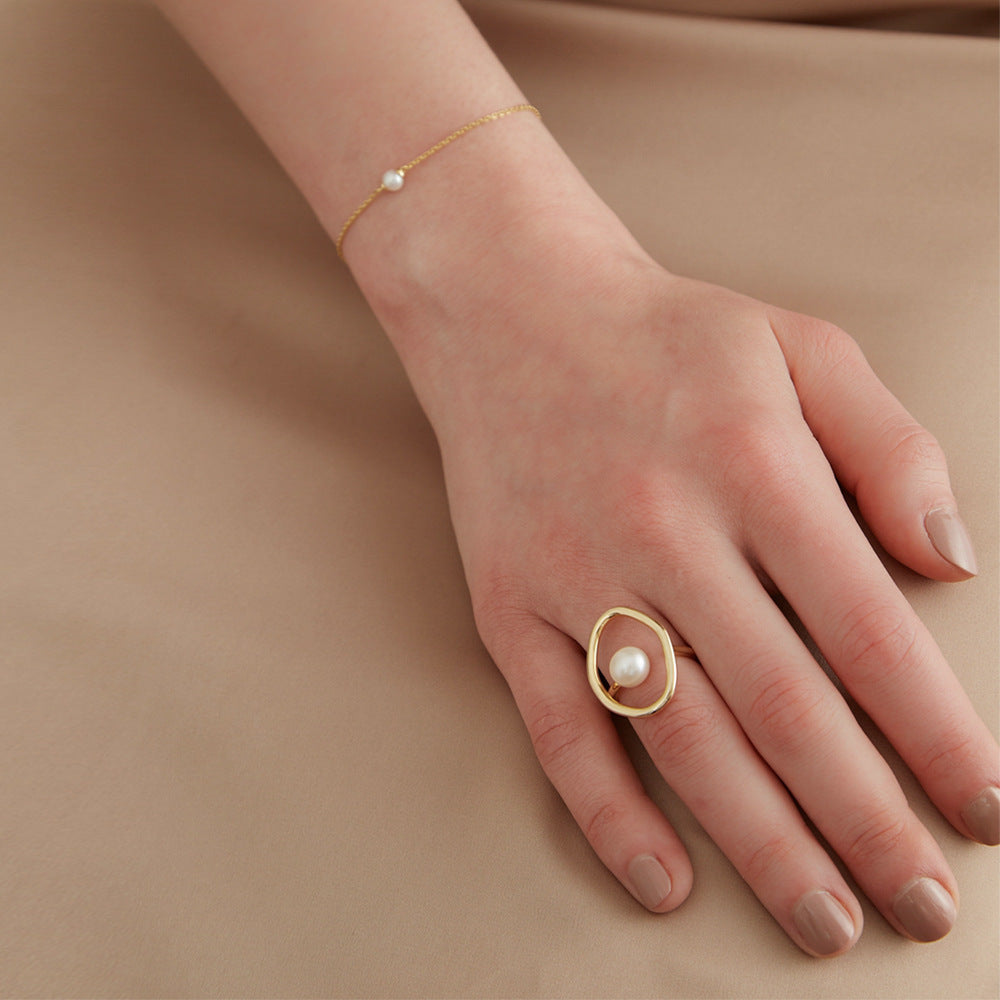 Vintage big pearl ring