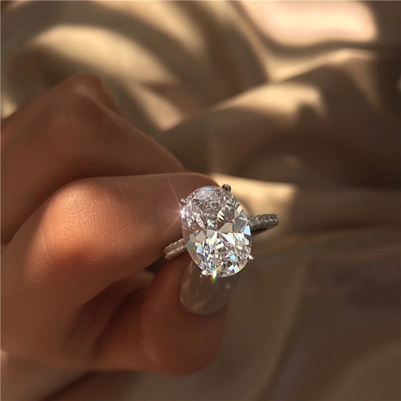 Sophisticated Platinum Plated Zircon Ring for Women - Glöd of Sweden