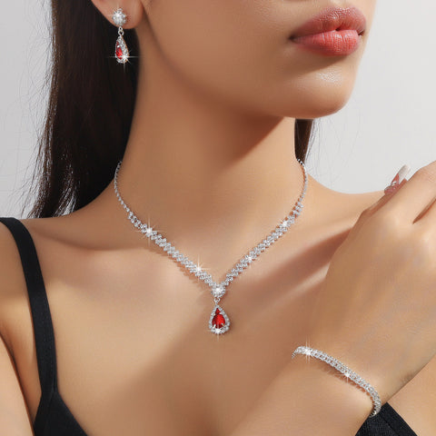 Women’s Water Drop Necklace & Earrings Set - Glöd of Sweden