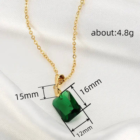 Size of Elegant Geometric Rectangular Pendant Necklace - Glöd of Sweden