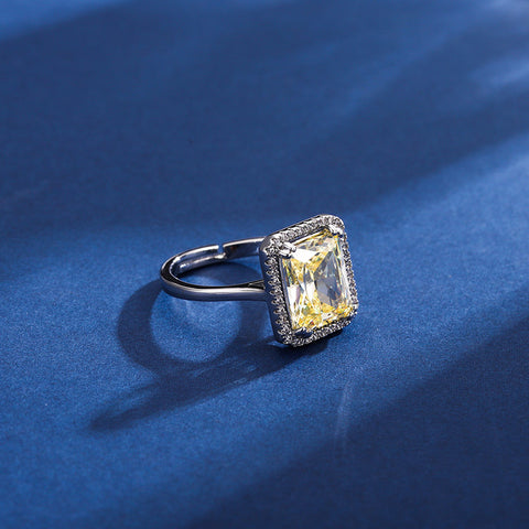 Sophisticated Zircon Ring - Glöd of Sweden