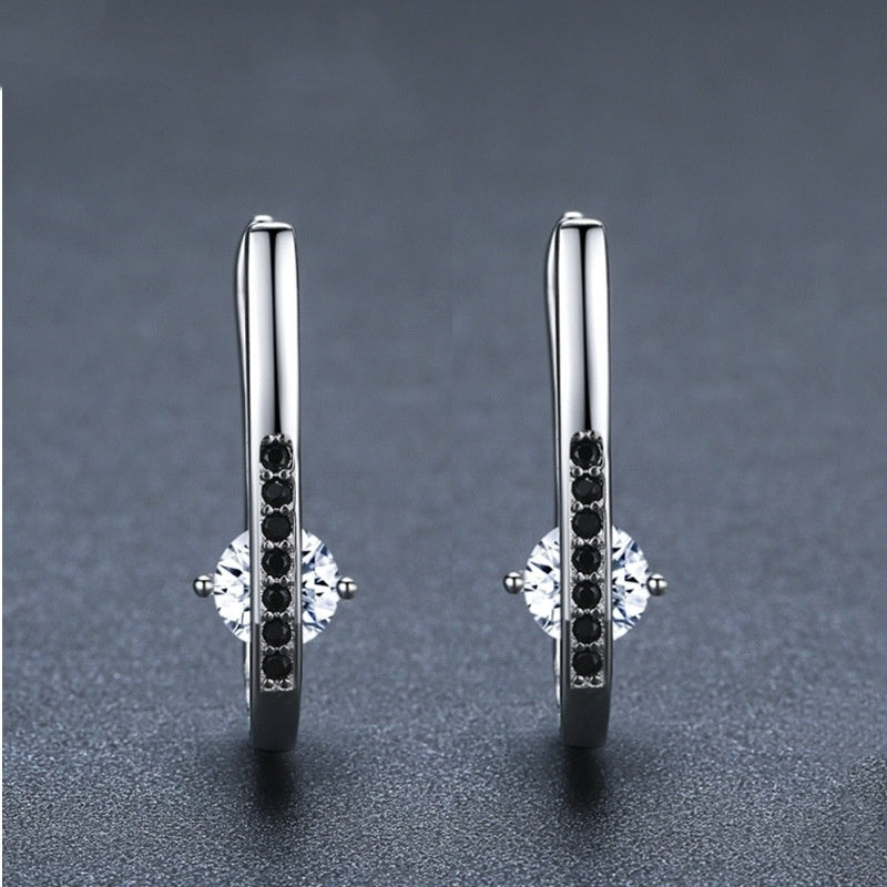Elevate Your Everyday Outfit with This Diamond Earrings - Glöd of Sweden