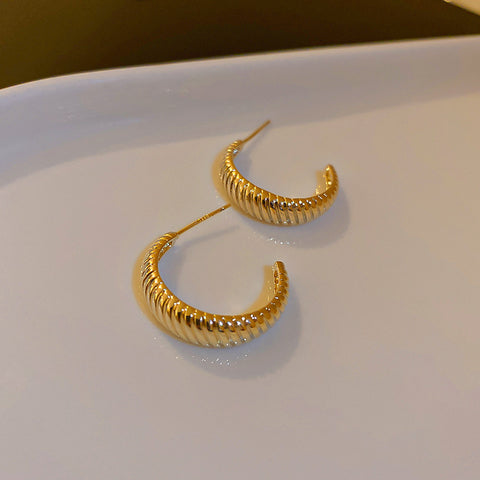 Electroplated Silver Needle Twill C-shaped Earrings